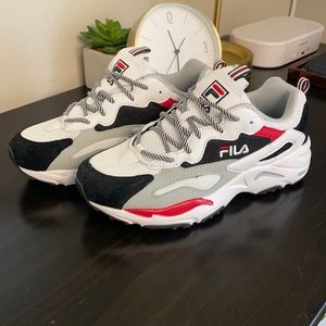 Trendy FILA Sneakers